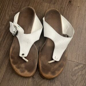 NWT Aerosoles White Memory Foam Thong Sz 9.5M